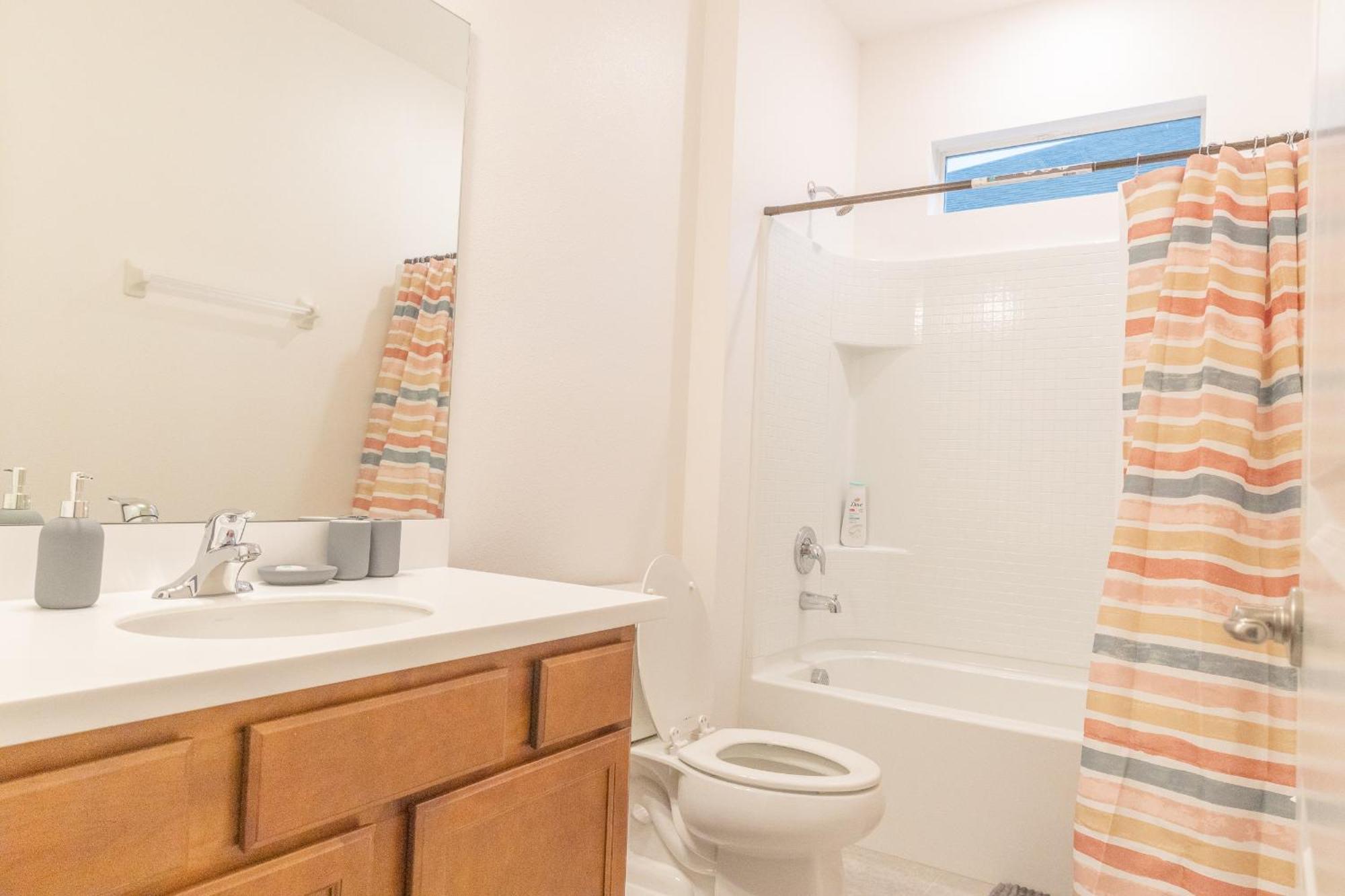 Waterfront Brand New Modern Luxury 8 Bedroom Pool House! Sleeps 16 Kissimmee Ngoại thất bức ảnh