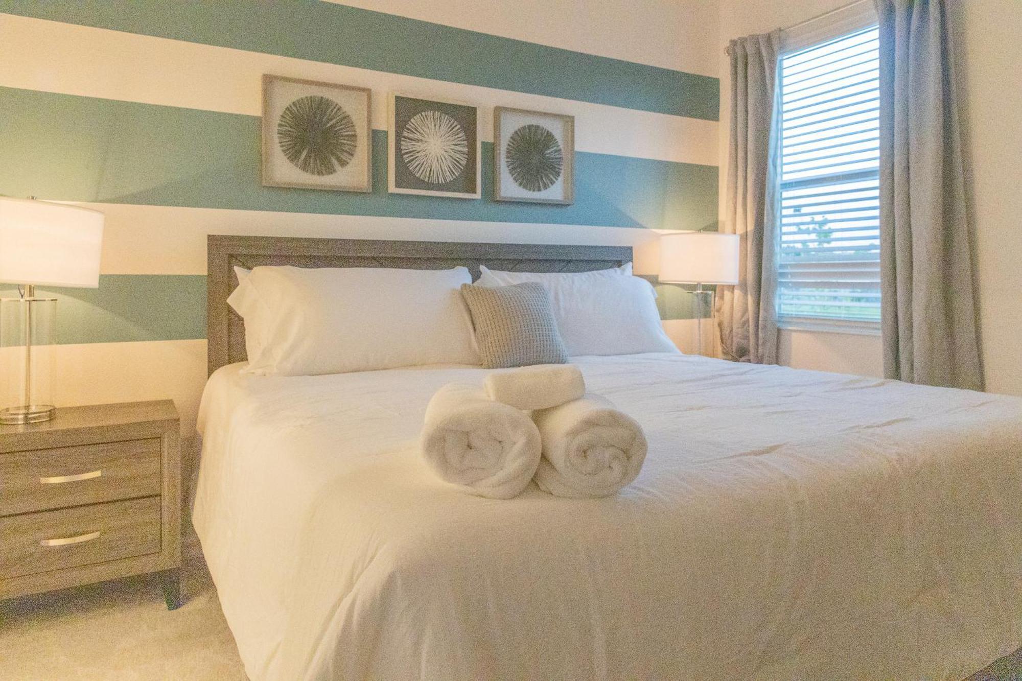 Waterfront Brand New Modern Luxury 8 Bedroom Pool House! Sleeps 16 Kissimmee Ngoại thất bức ảnh