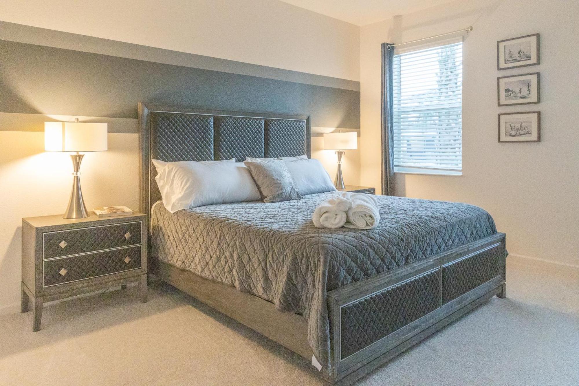 Waterfront Brand New Modern Luxury 8 Bedroom Pool House! Sleeps 16 Kissimmee Ngoại thất bức ảnh