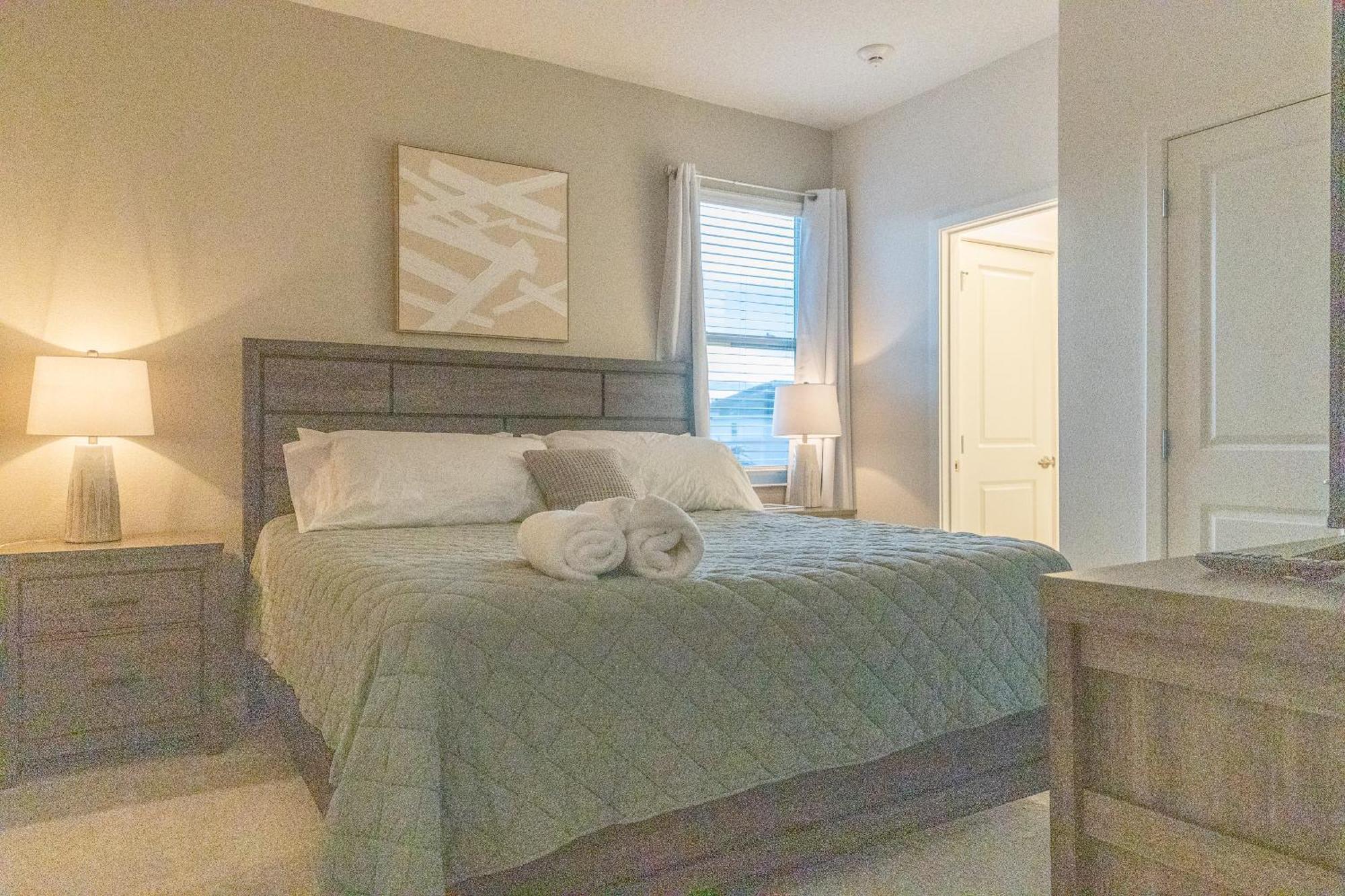 Waterfront Brand New Modern Luxury 8 Bedroom Pool House! Sleeps 16 Kissimmee Ngoại thất bức ảnh